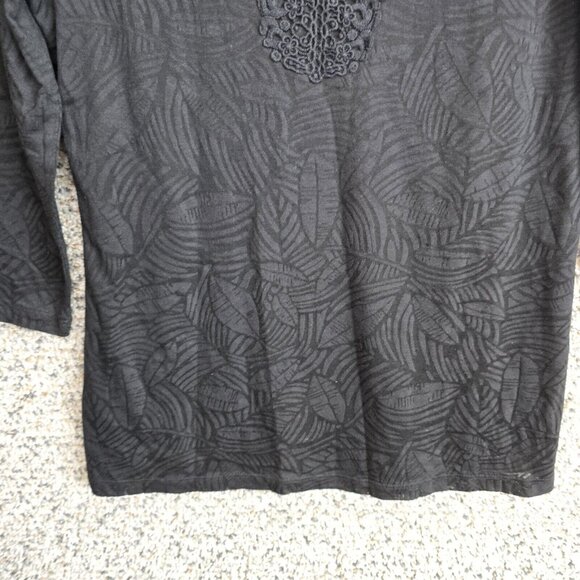 Chicos Top Womens 0 US Small Black Additions‎ V-Neck Embroidered 3/4 Sleeve Tee - Picture 5 of 7